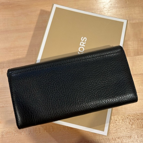 NWT Michael Kors Large Pebbled Leather Bi-fold Wallet - Picture 4 of 4